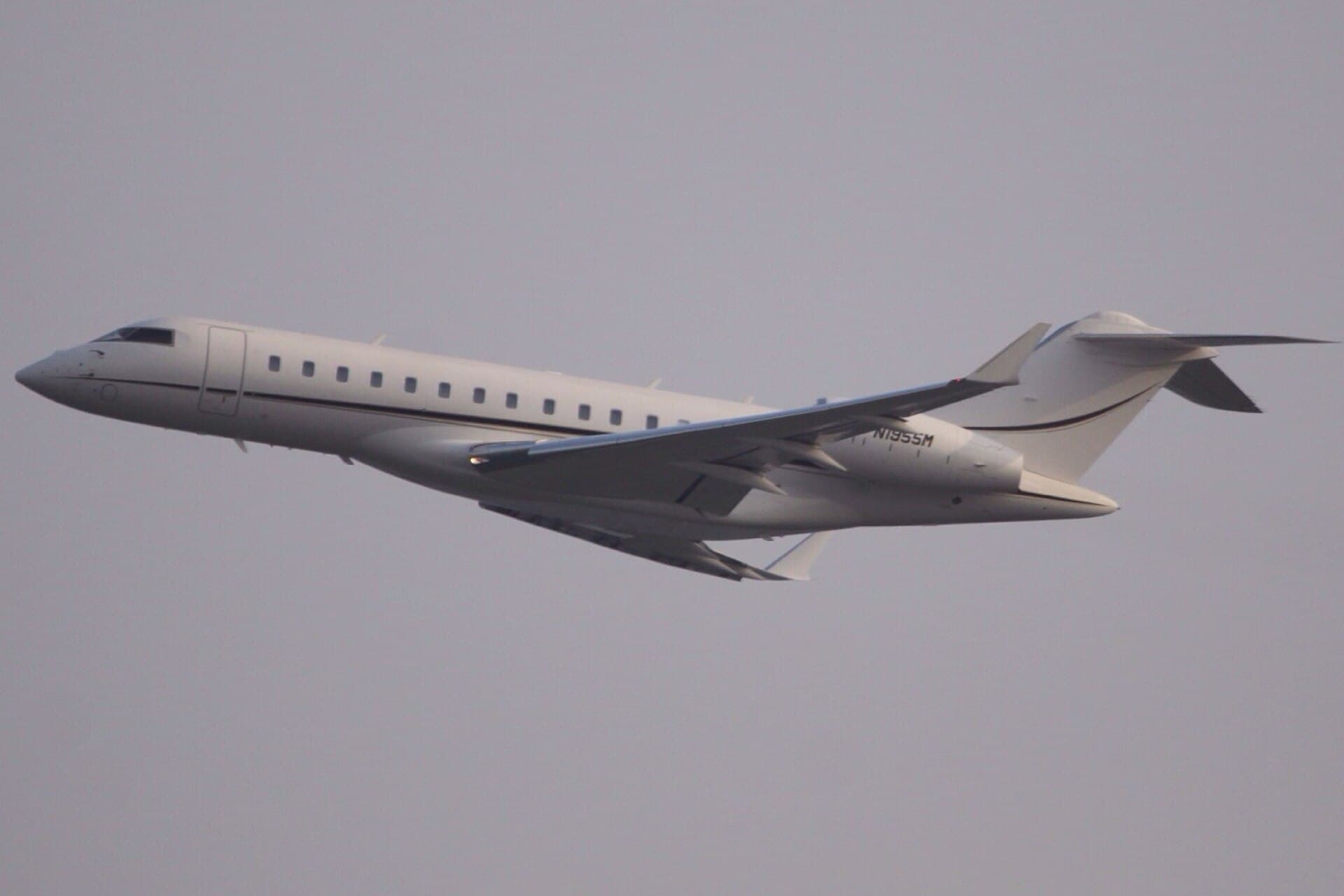 N1955M - Business jet