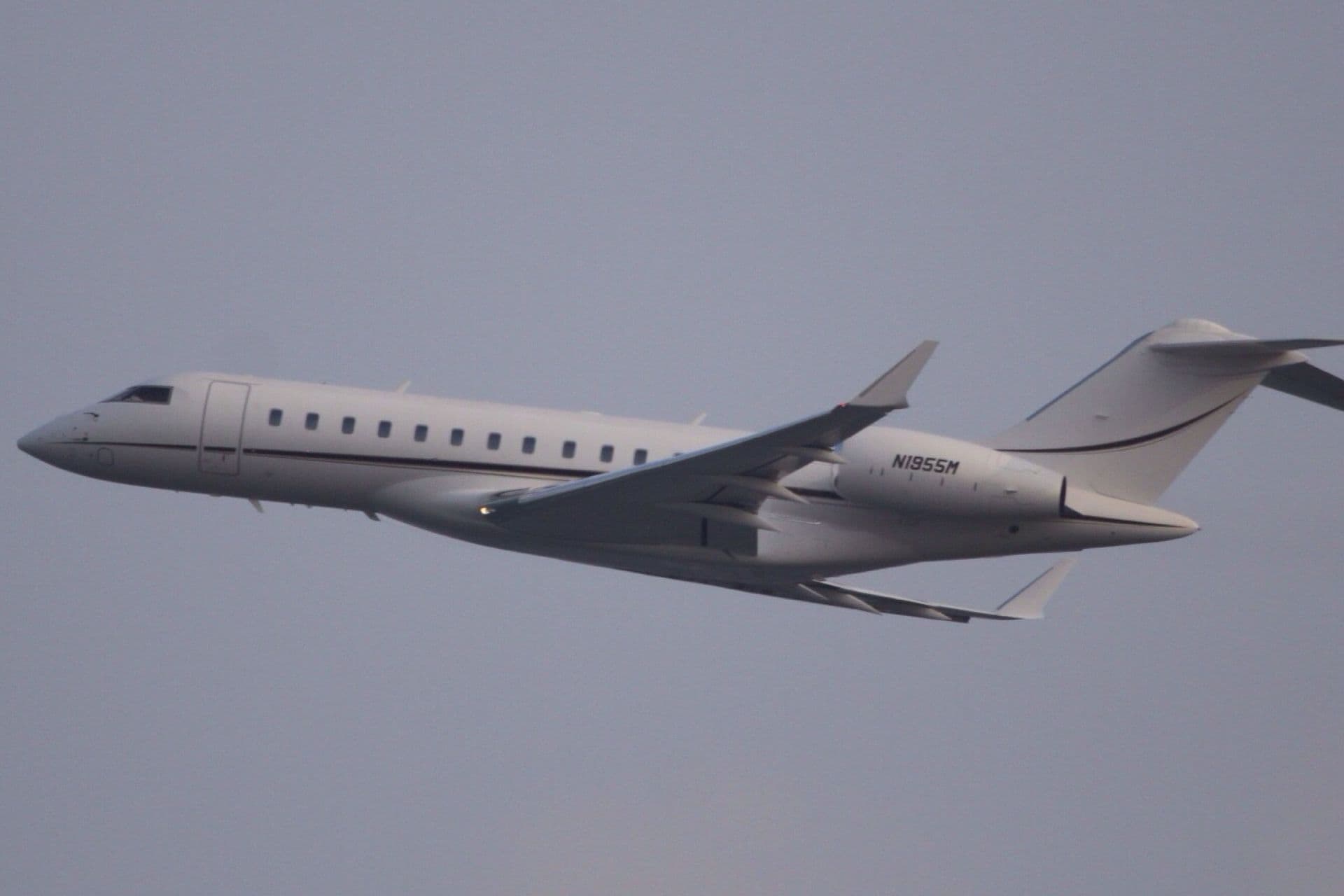 N1955M - Business jet