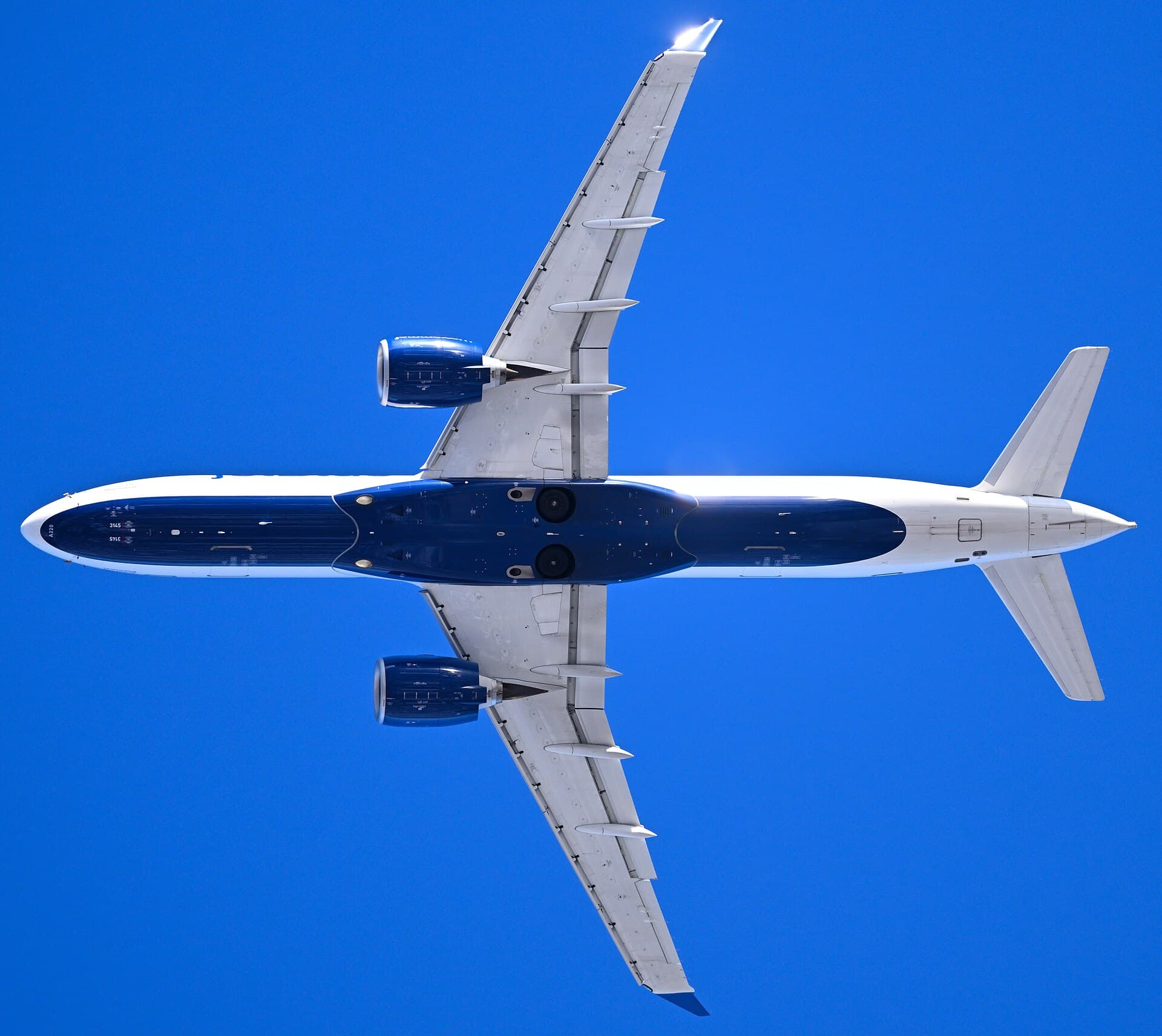 N3145J - Twin-engine aircraft
