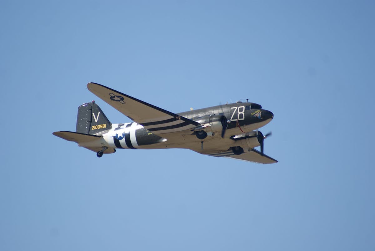 - Twin-engine aircraft