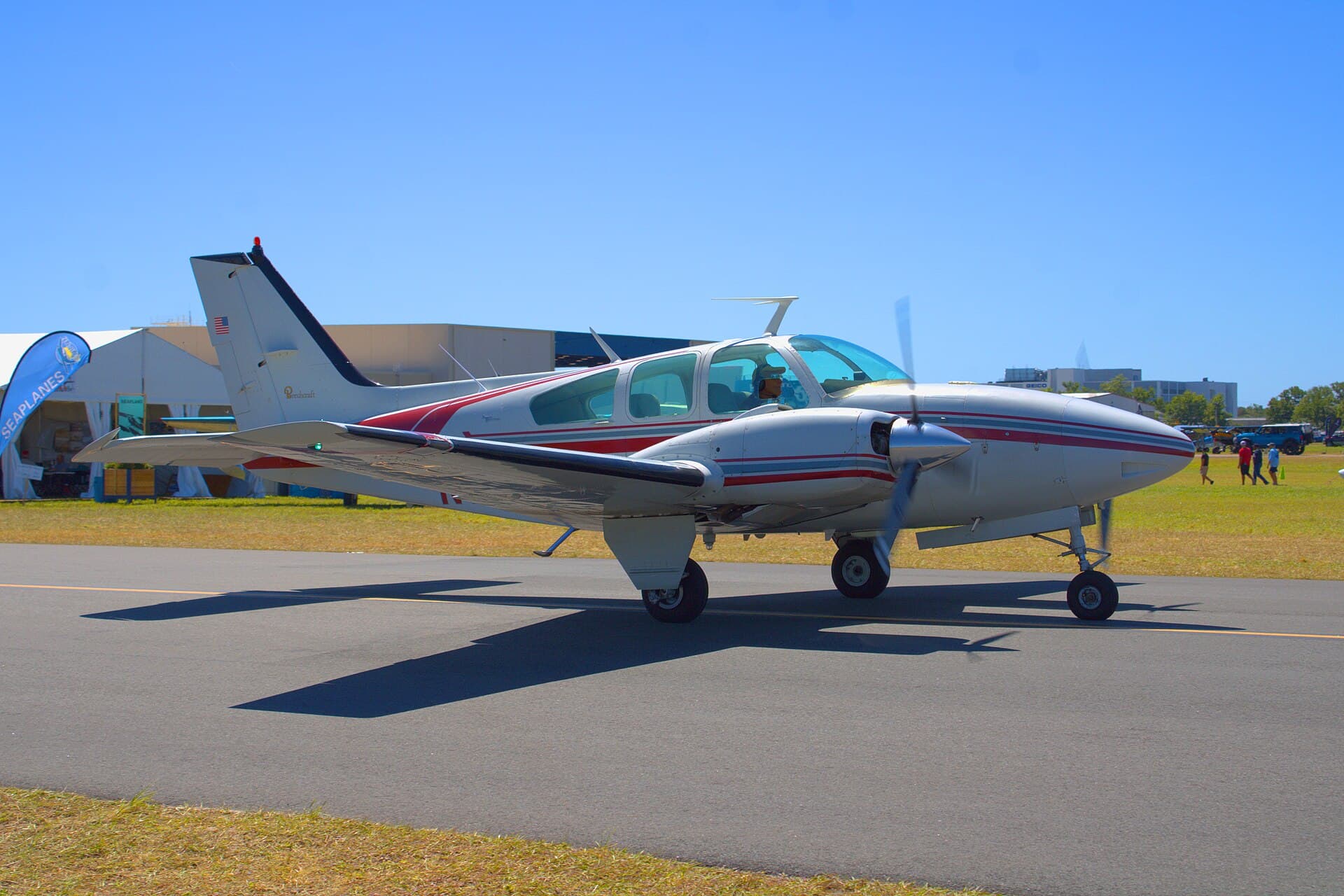 N5437U - Twin-engine aircraft