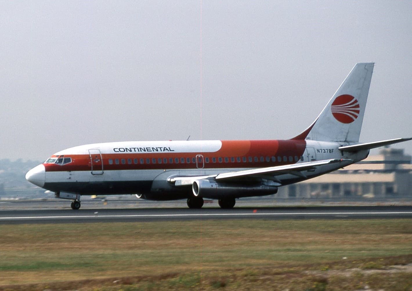 N7378F - Twin-engine aircraft