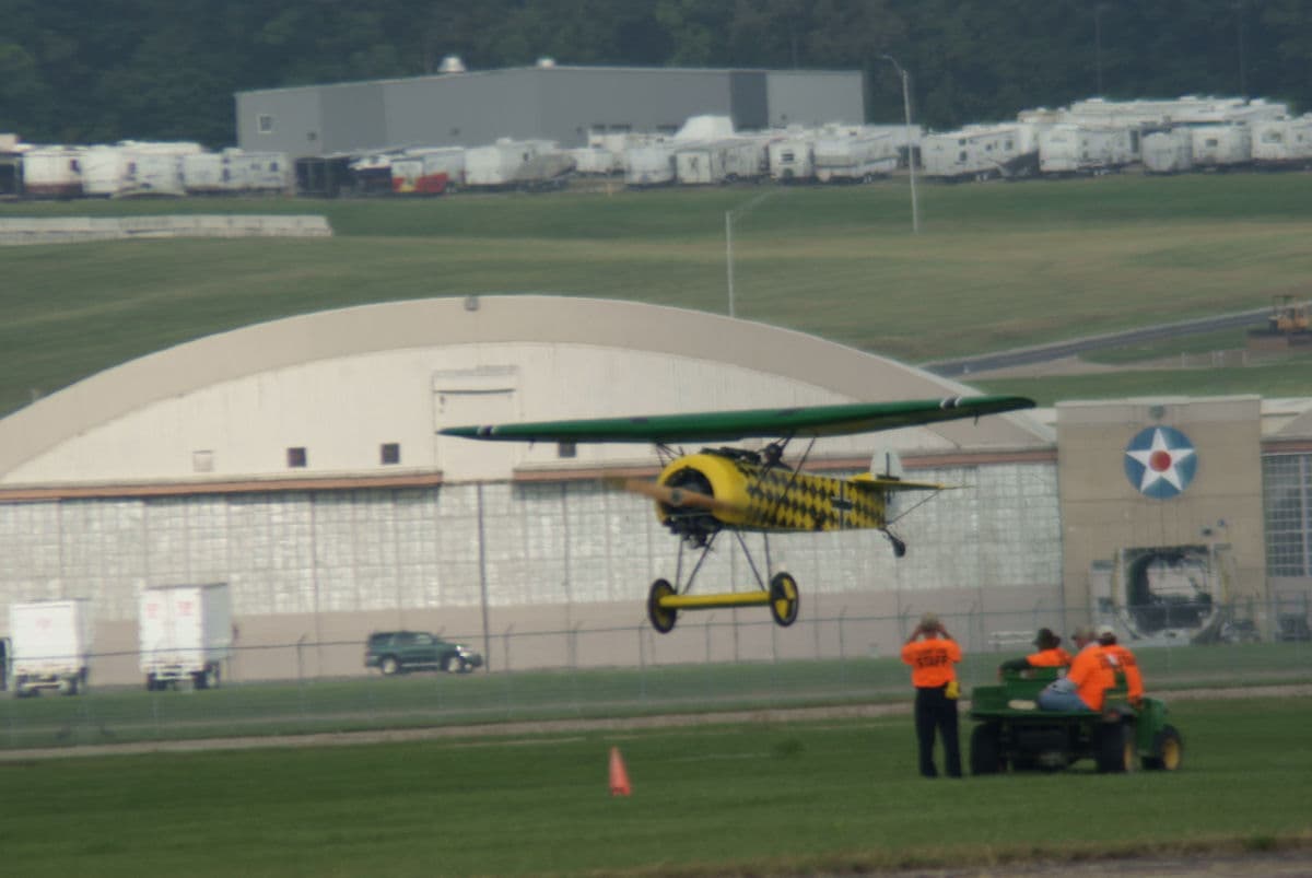 - Single-engine aircraft