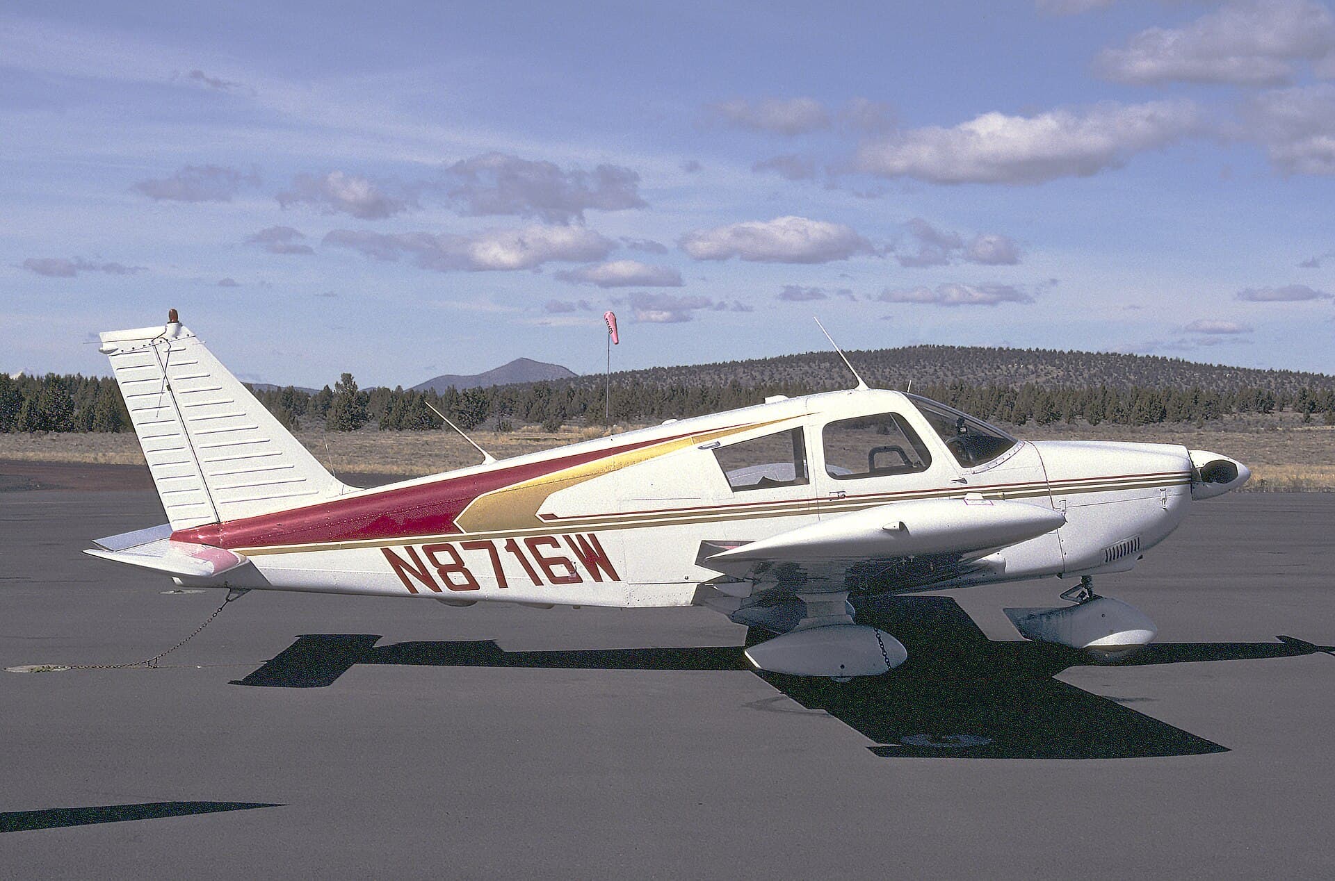 N8716W - Single-engine aircraft