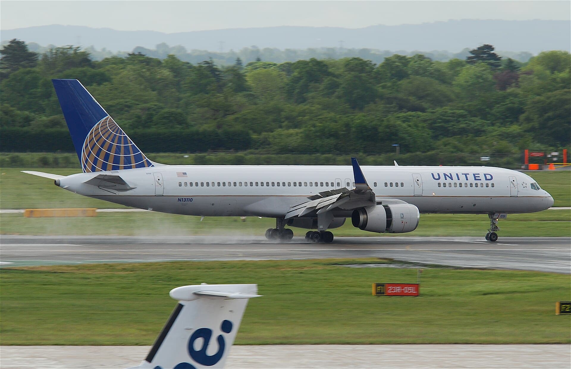 N13110 - Twin-engine aircraft