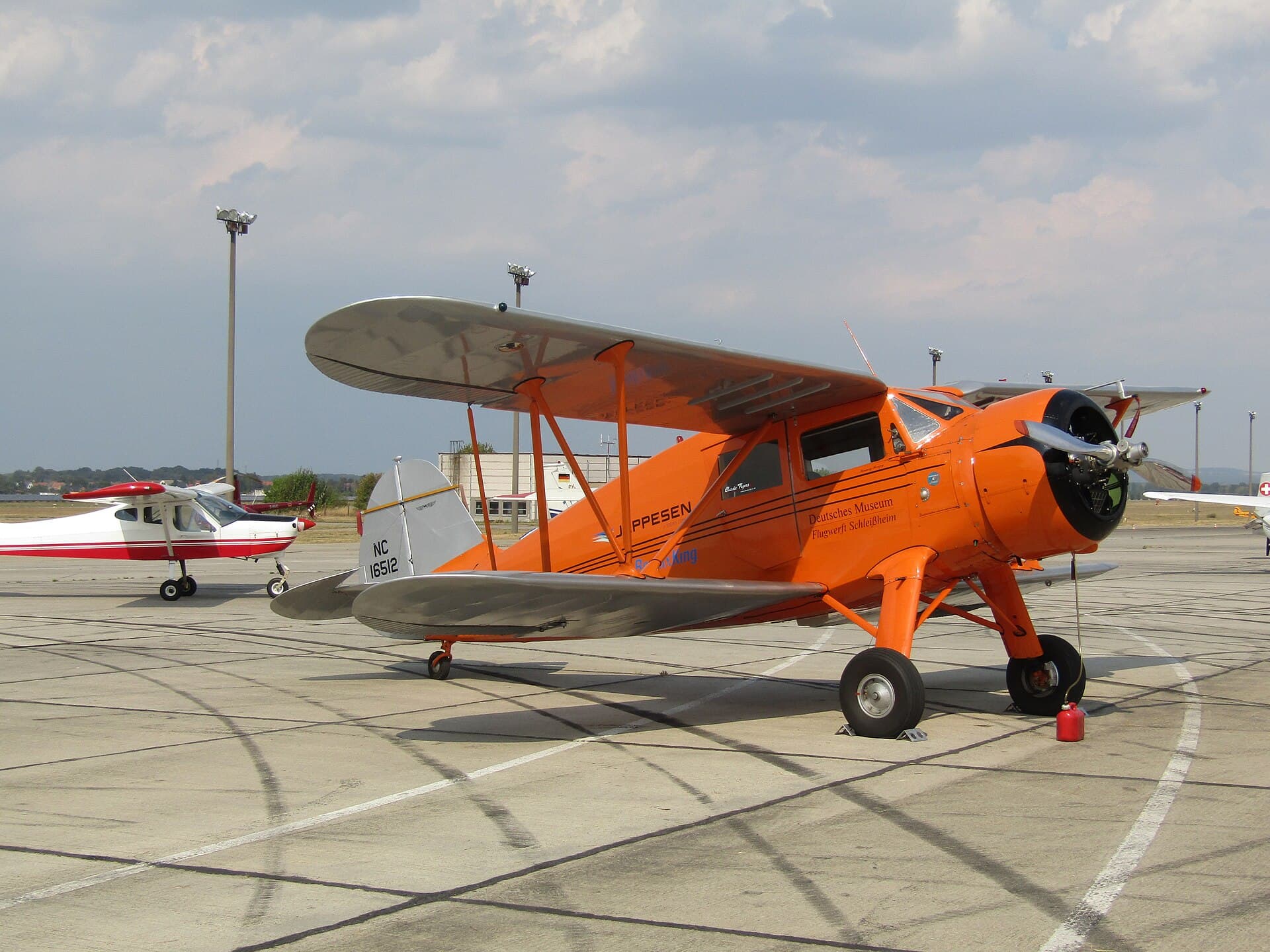 - Single-engine aircraft