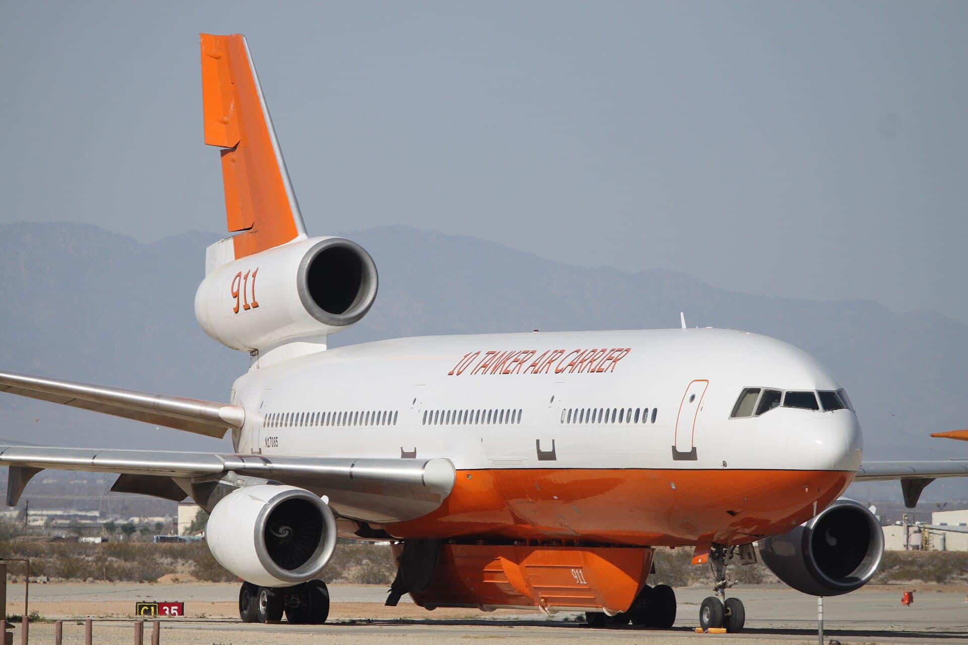 N17085 - Douglas