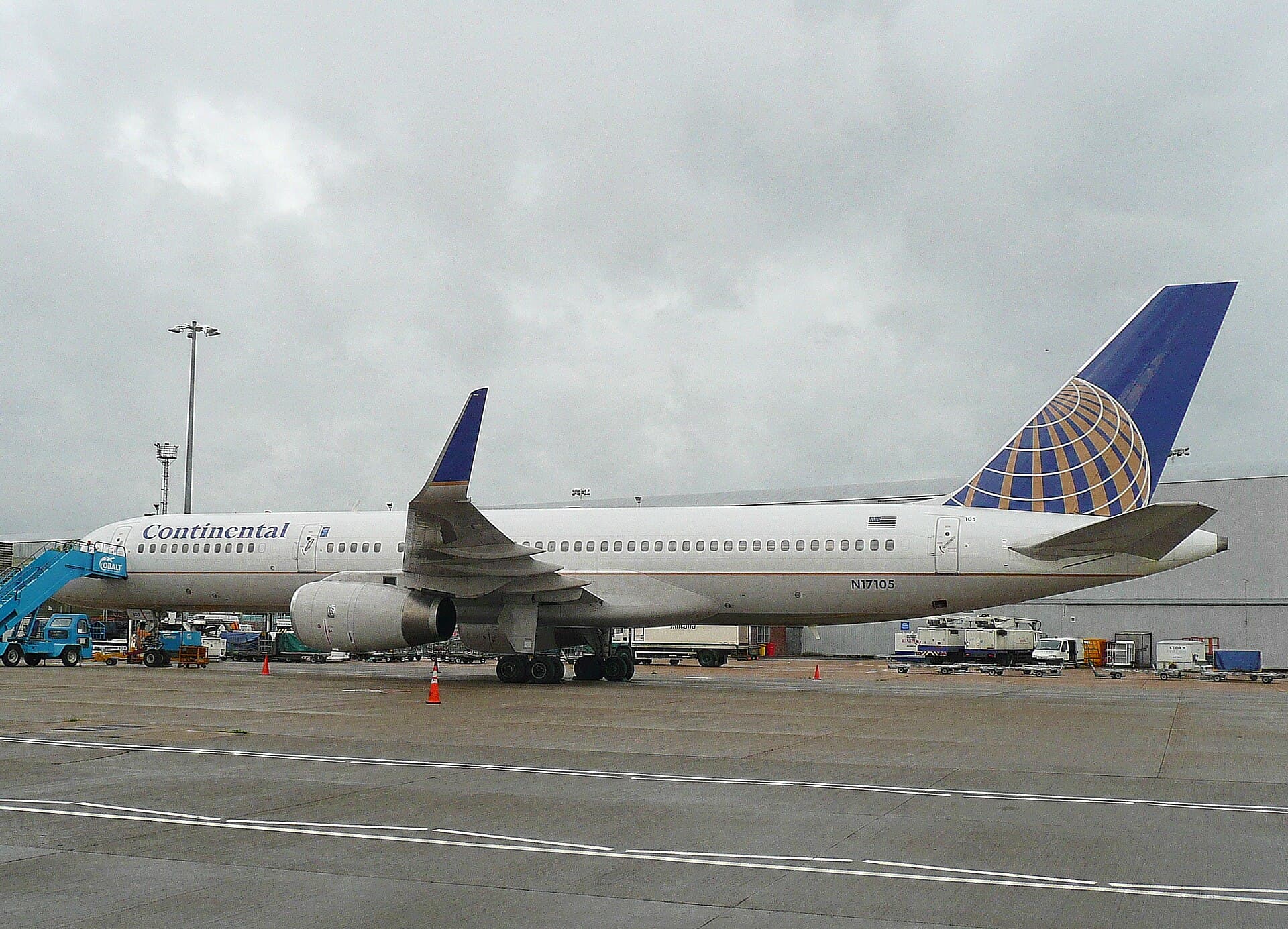 N17105 - Twin-engine aircraft