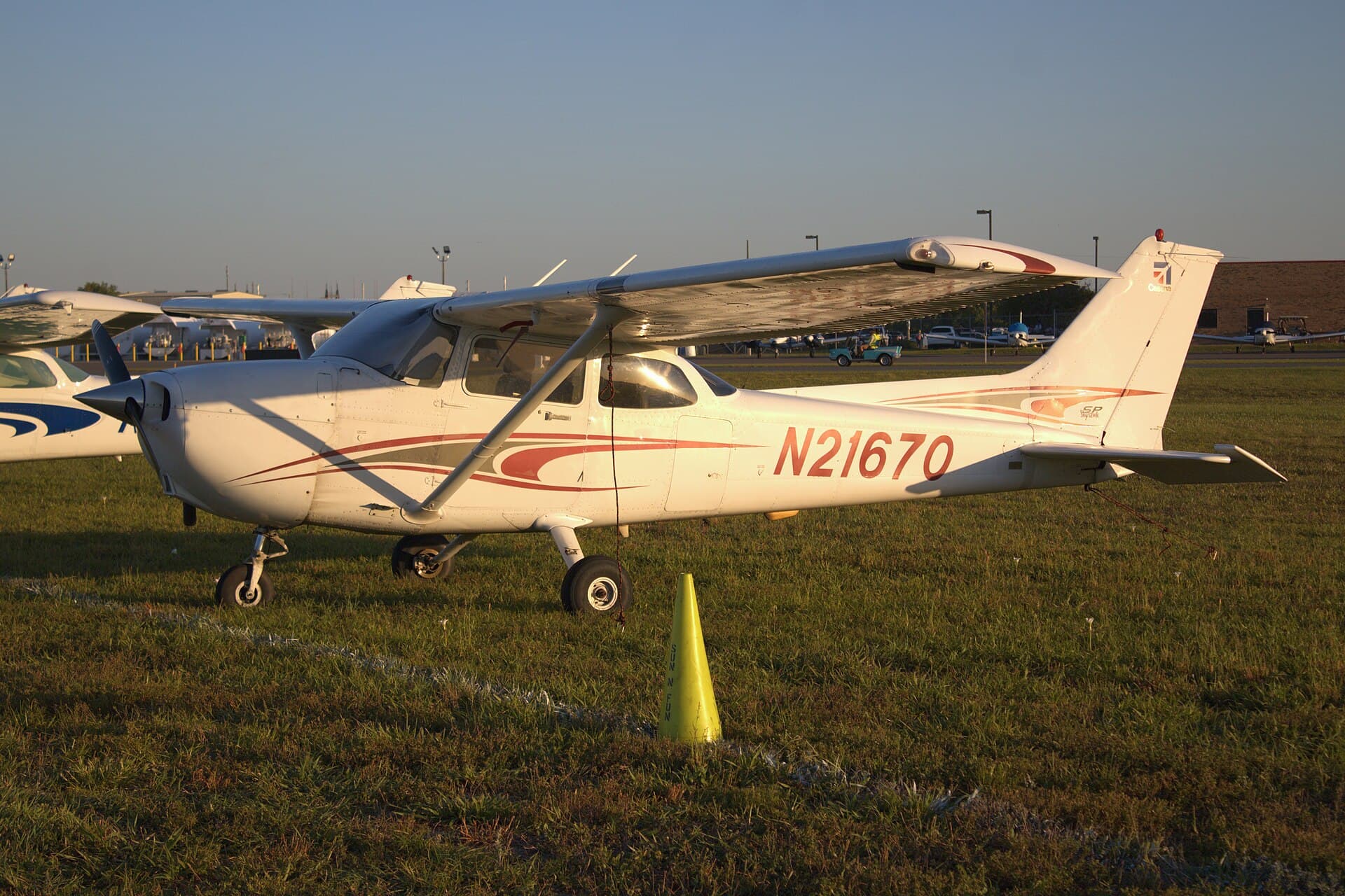 N21670 - Single-engine aircraft