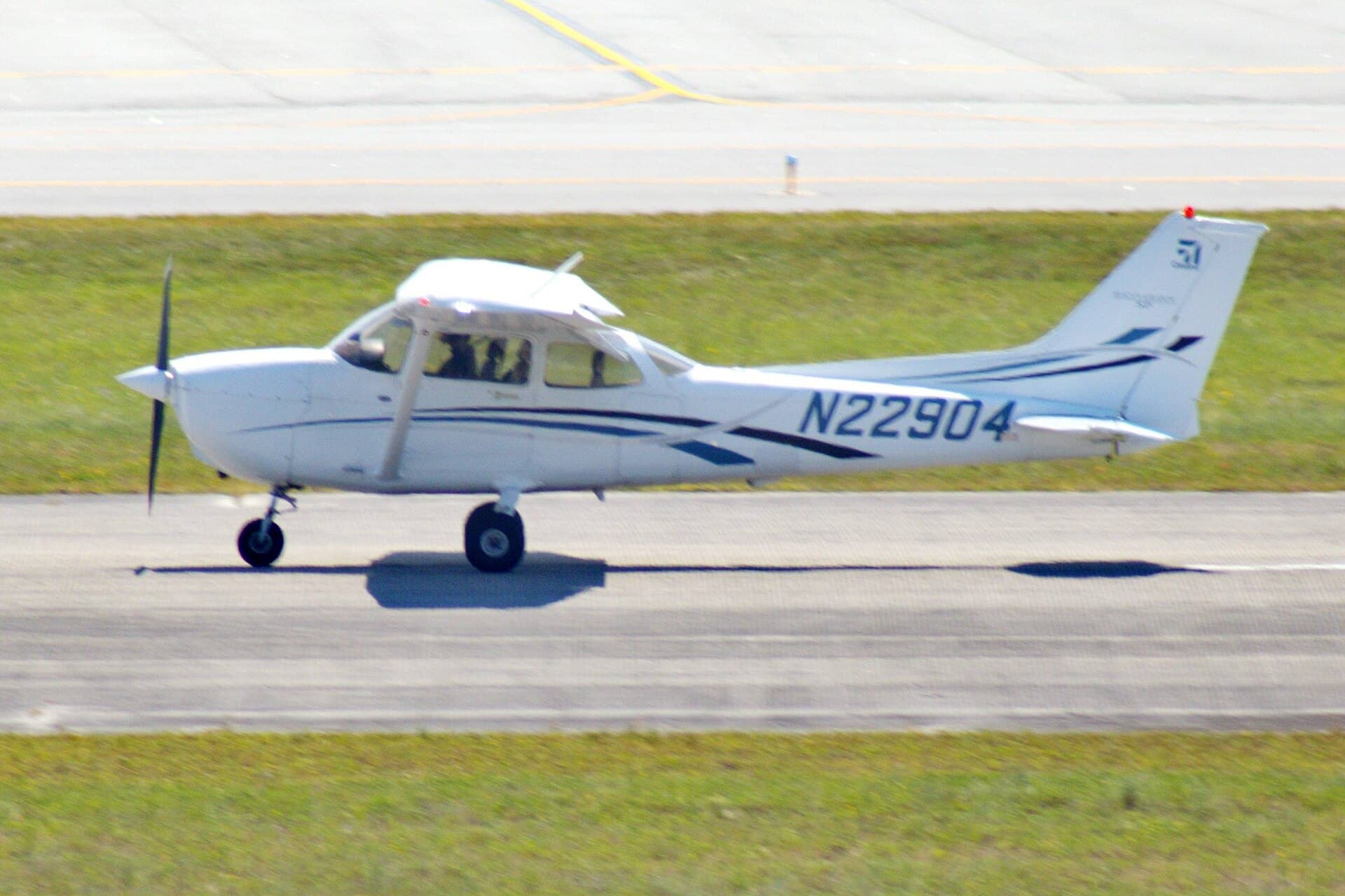 N22904 - Single-engine aircraft