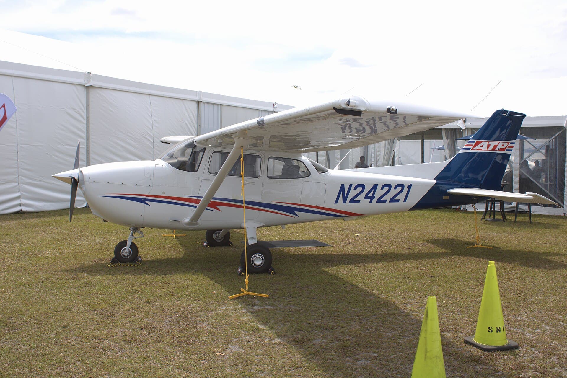 N24221 - Single-engine aircraft