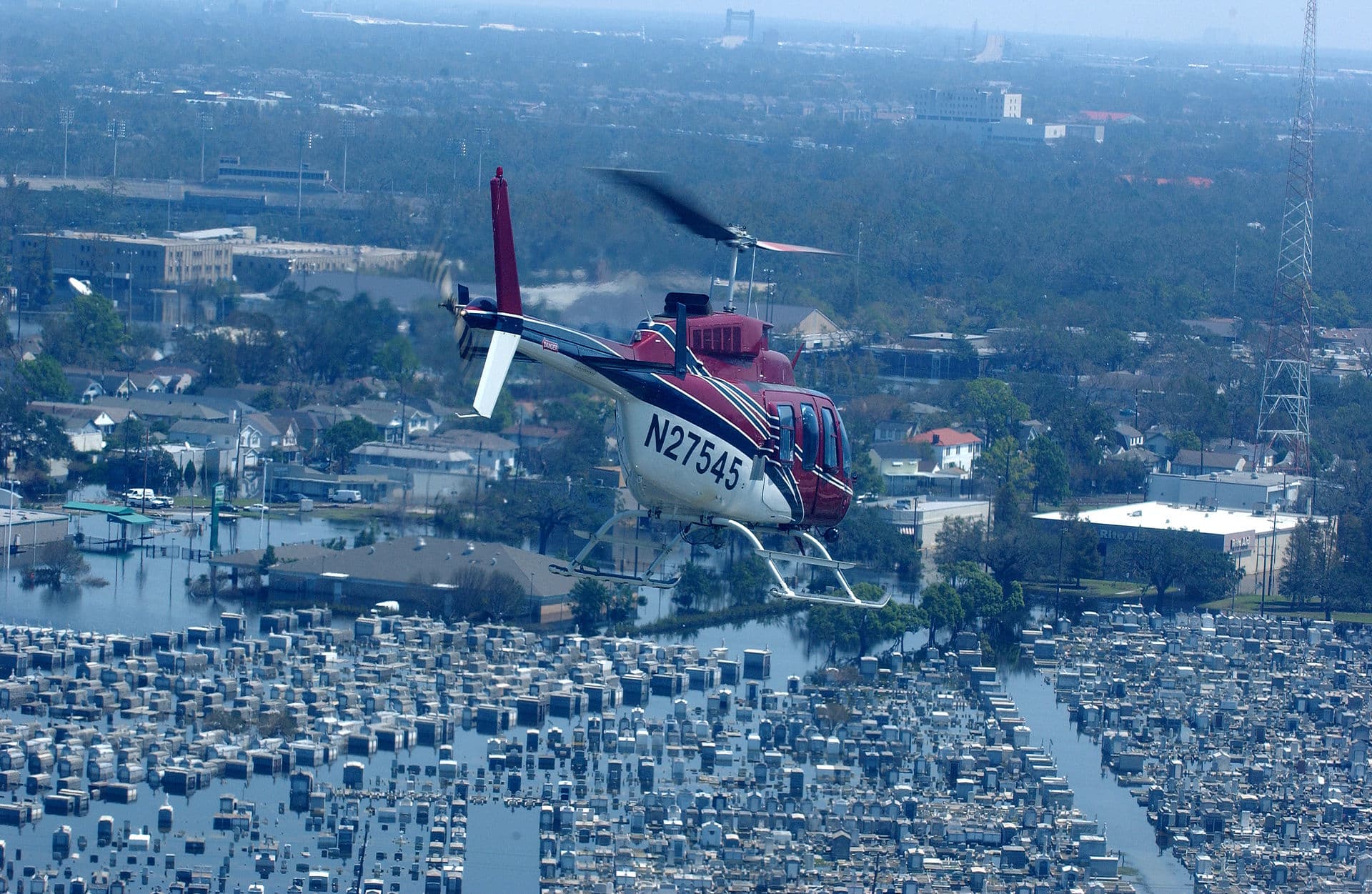 N27545 - Helicopter