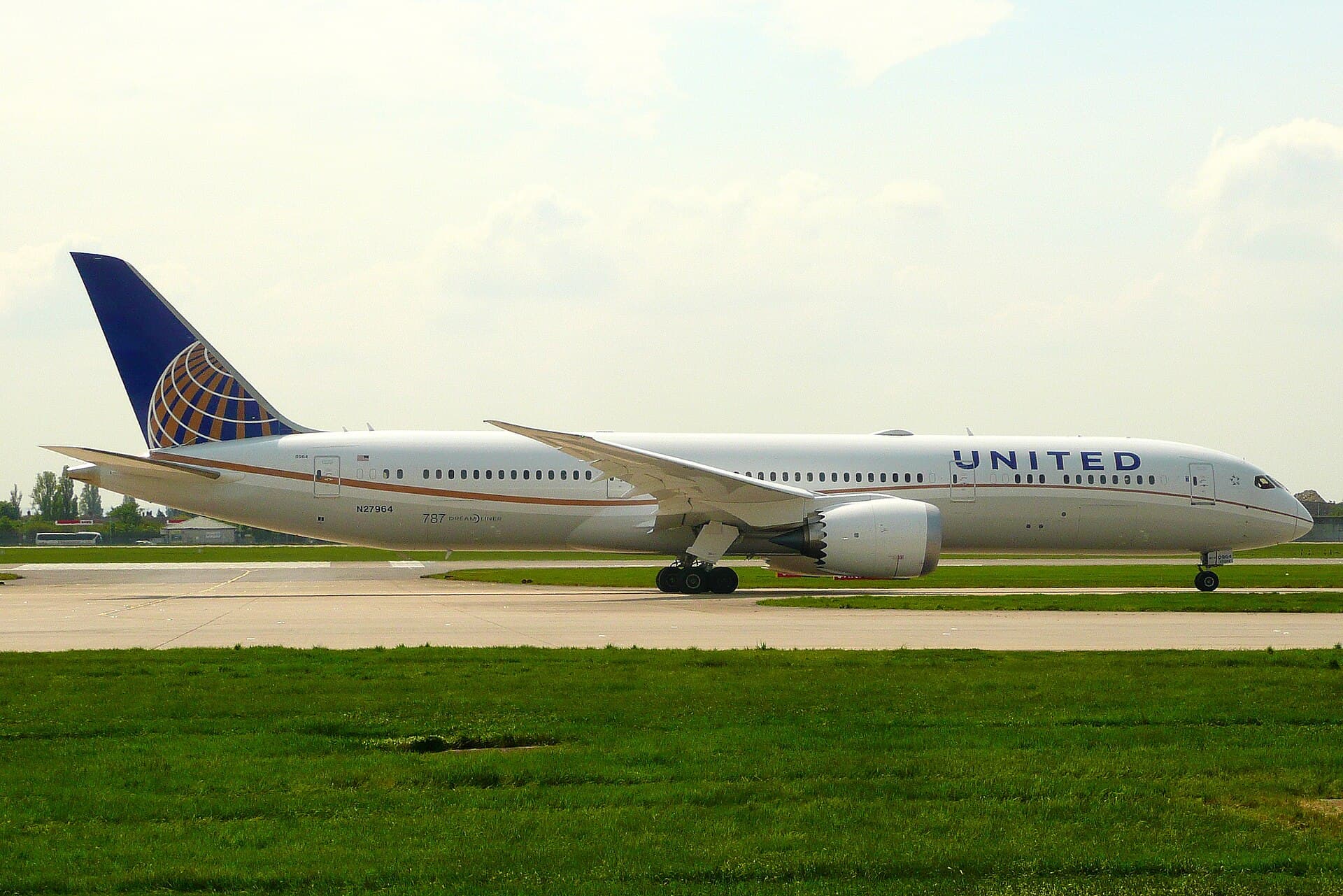 N27964 - Twin-engine aircraft