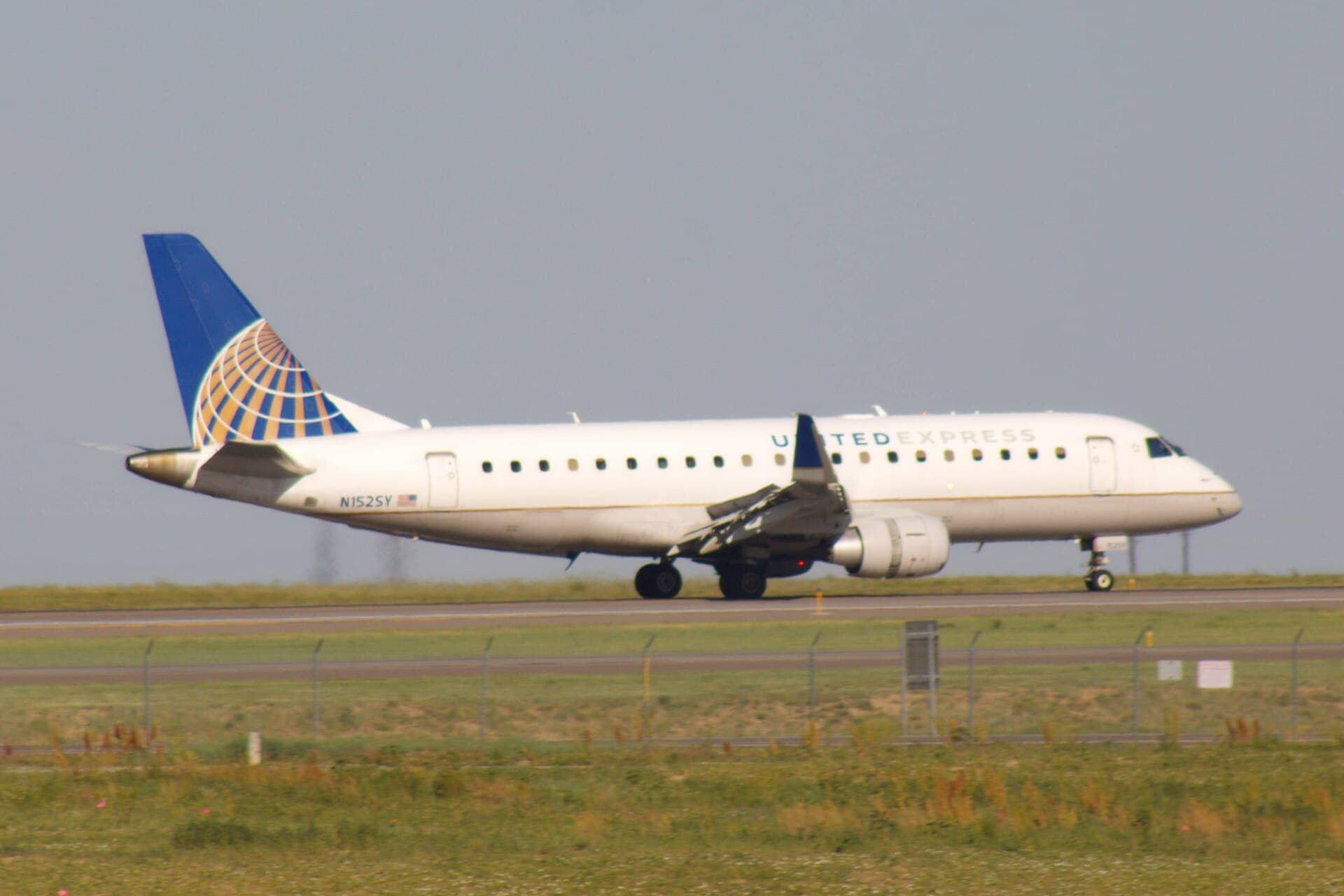 N152SY - Embraer