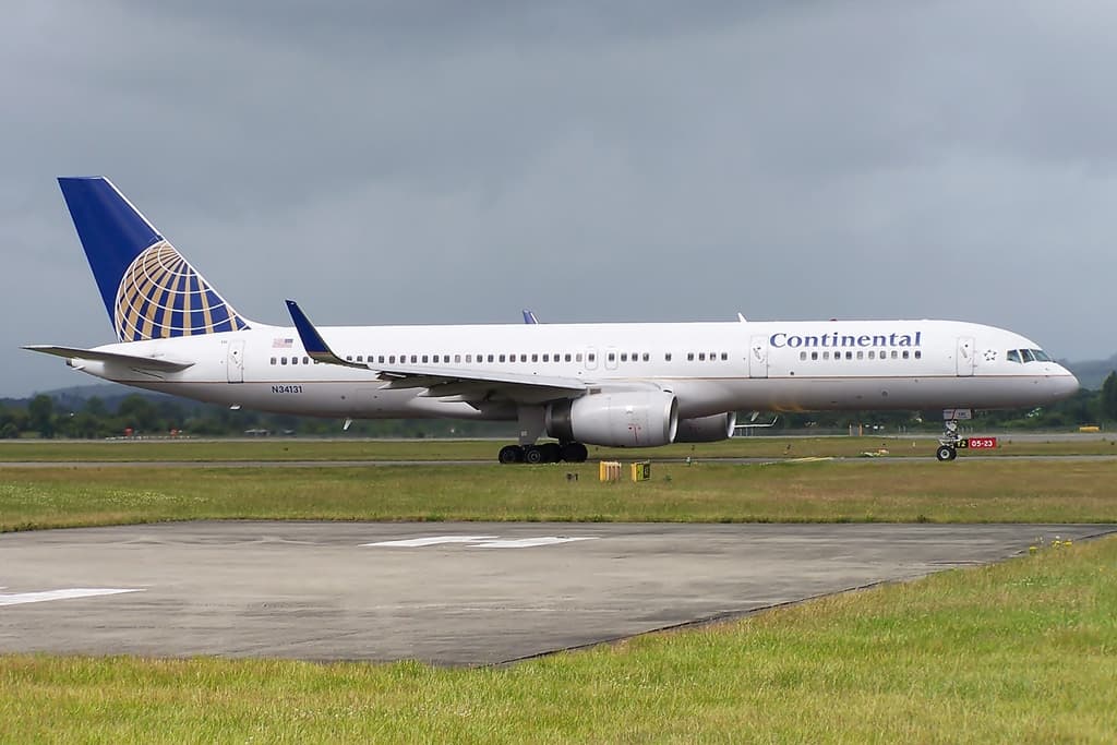 N34131 - Twin-engine aircraft