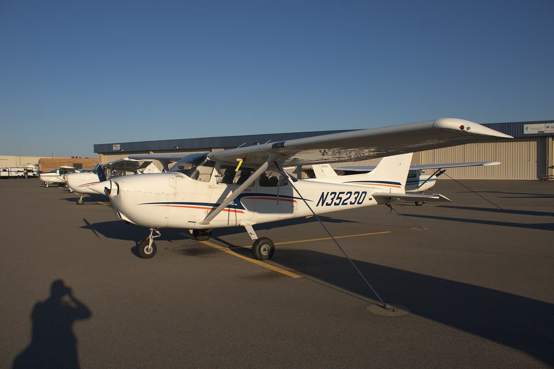 N35230 - Single-engine aircraft