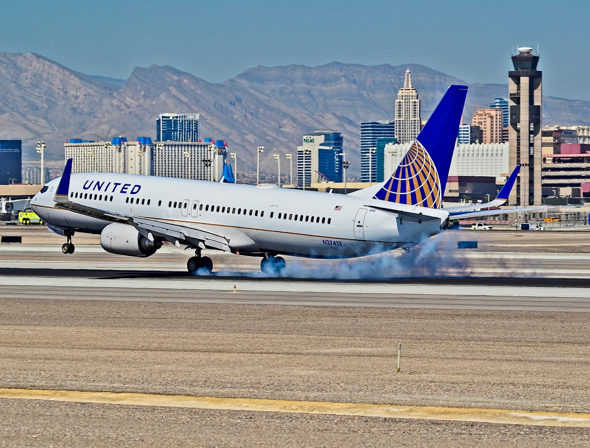 N37413 - Boeing