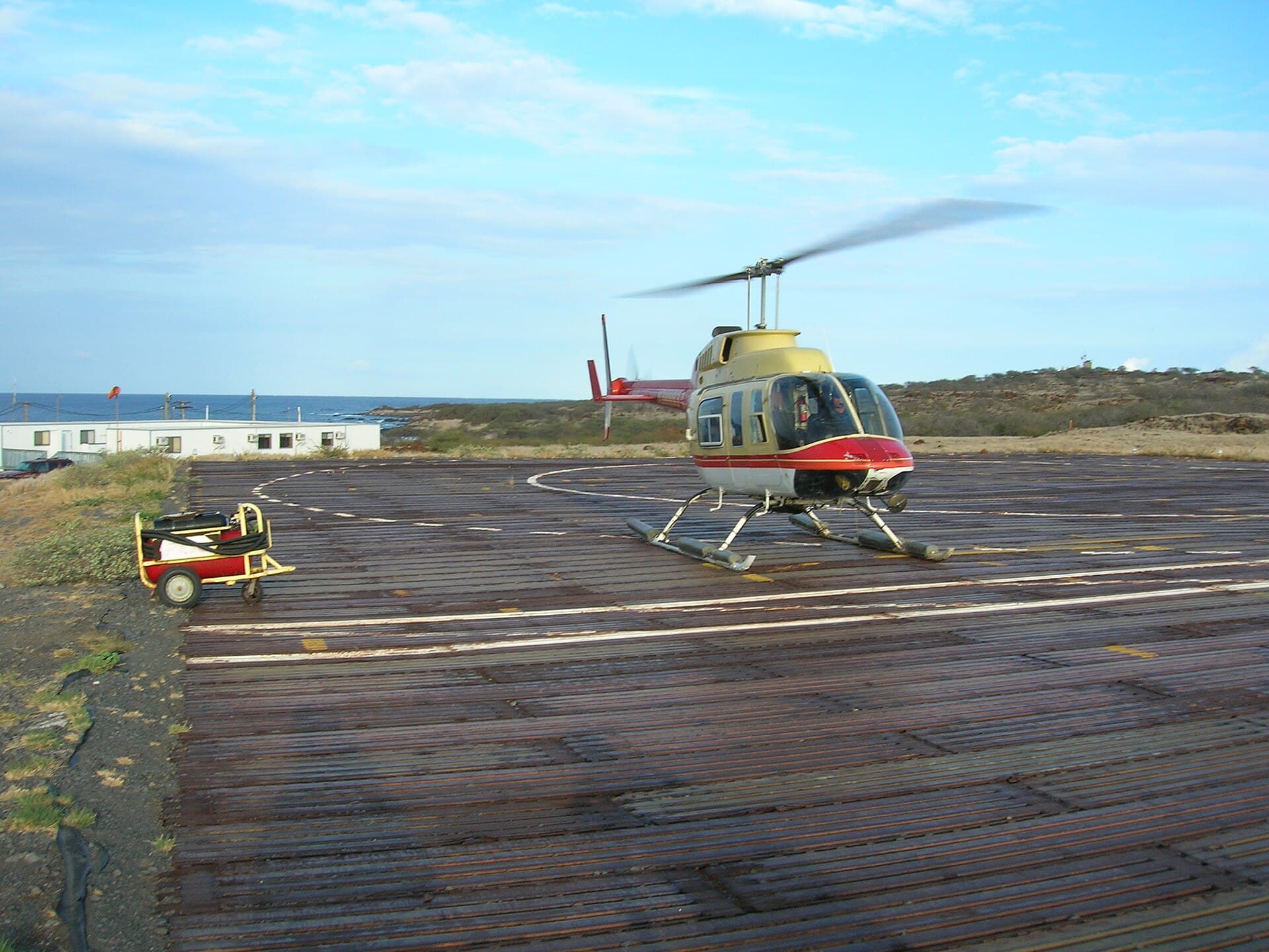 N38993 - Helicopter