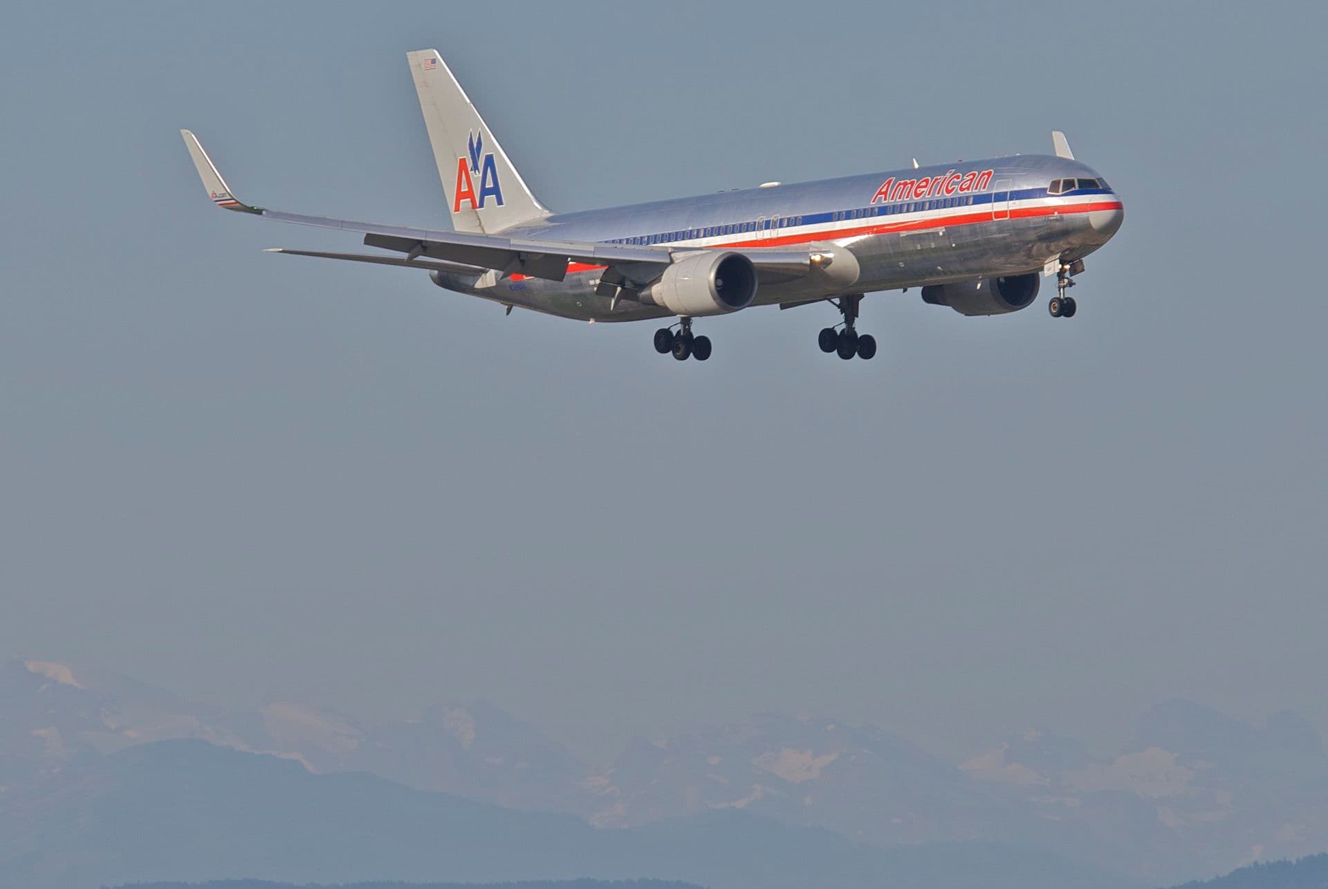 N39364 - Twin-engine aircraft