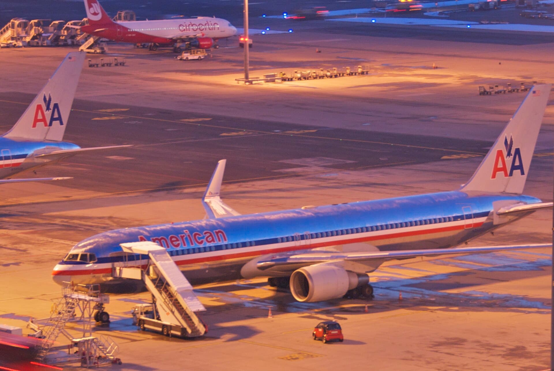 N39365 - Twin-engine aircraft