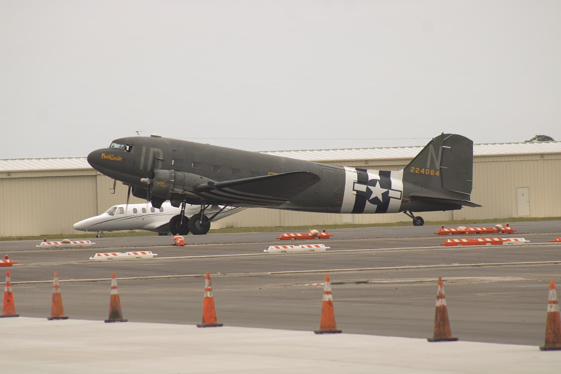 N74589 - Douglas