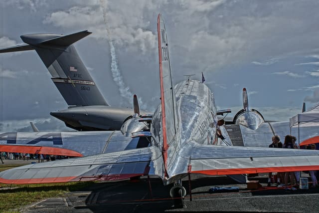- Twin-engine aircraft