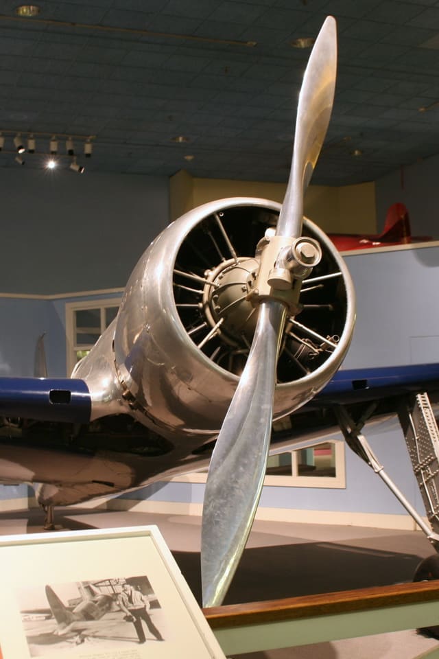 - Single-engine aircraft