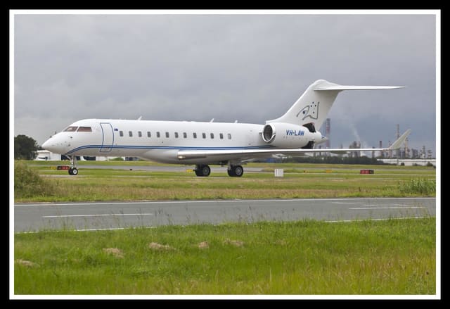VH-LAW - Business jet