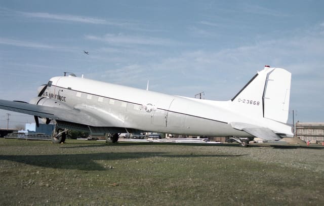 - Twin-engine aircraft