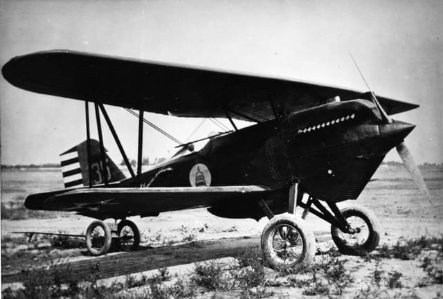 - Single-engine aircraft