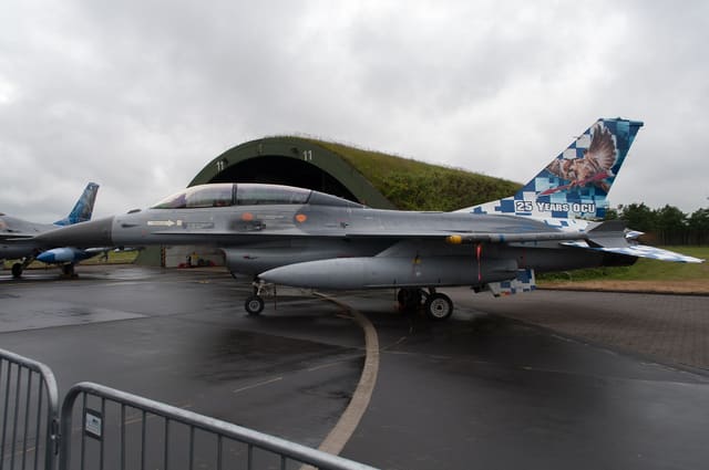 - Single-engine aircraft