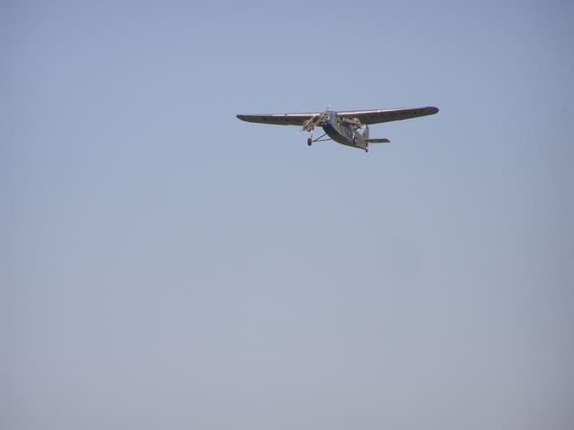 - Twin-engine aircraft