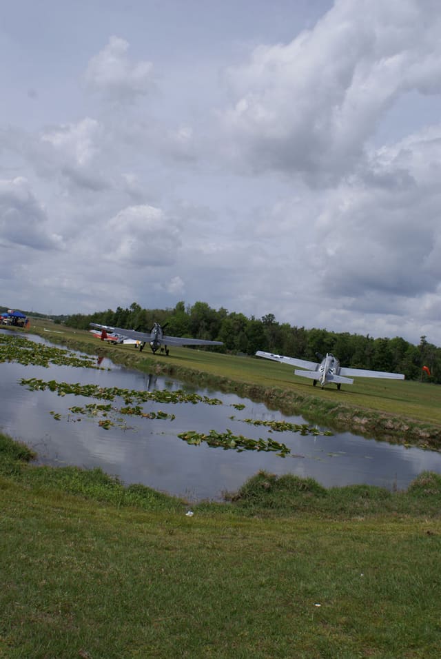 - Single-engine aircraft
