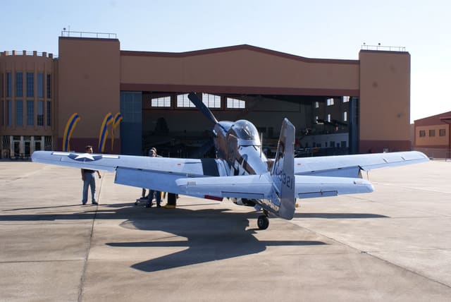 - Single-engine aircraft