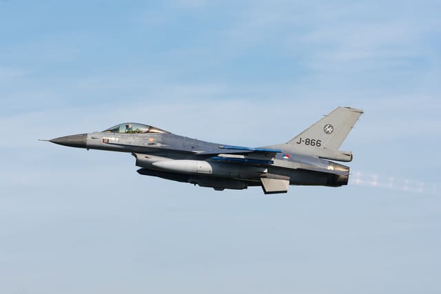 - Single-engine aircraft