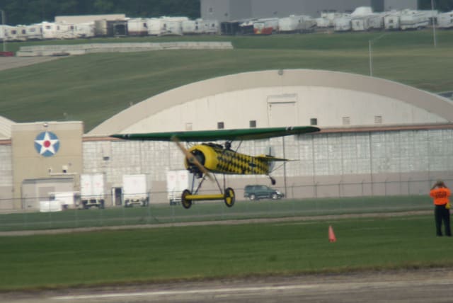 - Single-engine aircraft