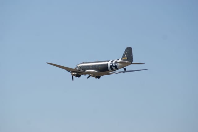 - Twin-engine aircraft