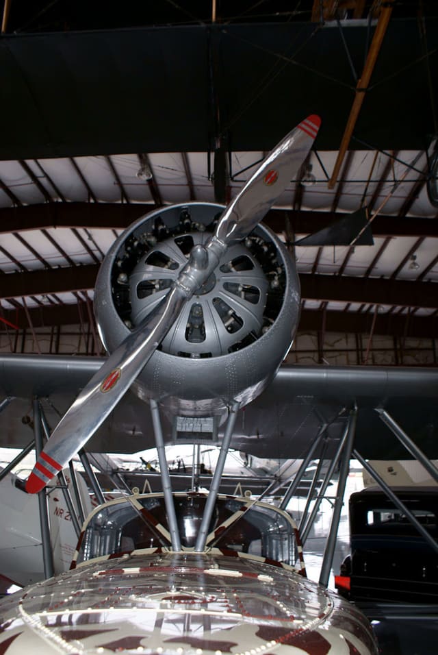 - Single-engine aircraft
