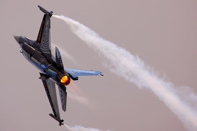 - Single-engine aircraft