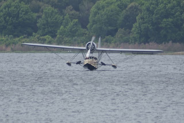 - Single-engine aircraft