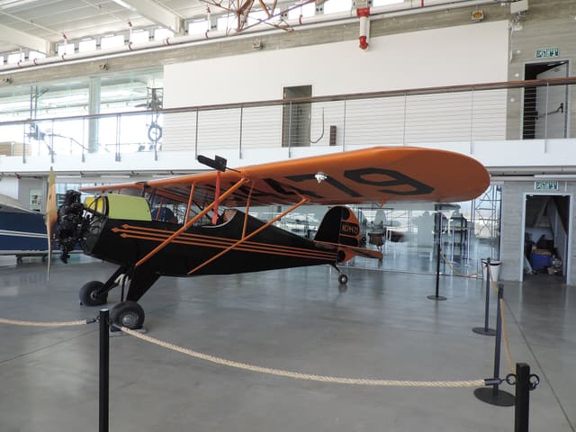 - Single-engine aircraft