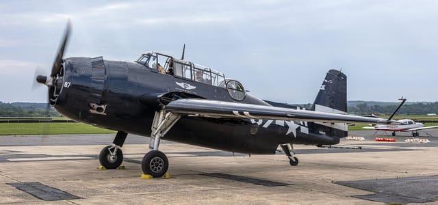 - Single-engine aircraft