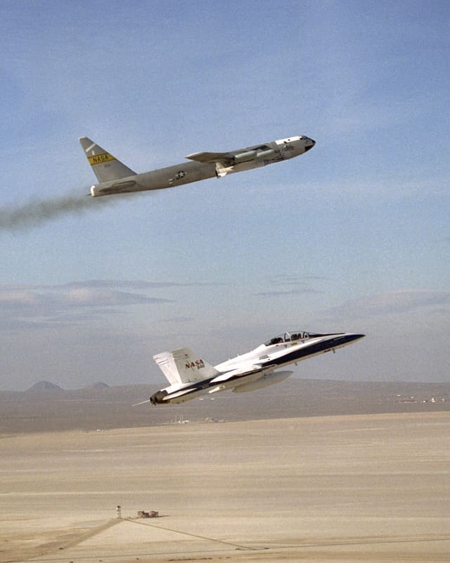 - Aircraft
