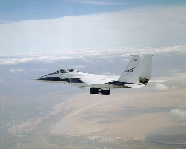 N836NA — Twin-engine aircraft
