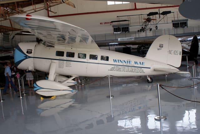- Single-engine aircraft