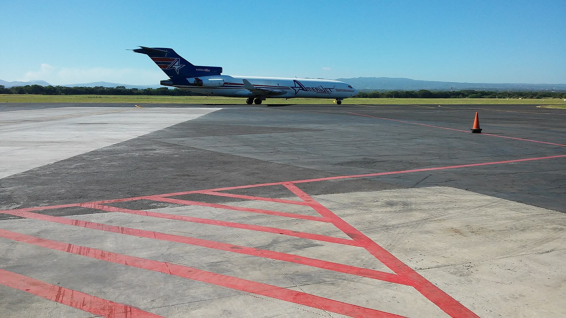 Eveliojose10's best shot — N395AJ