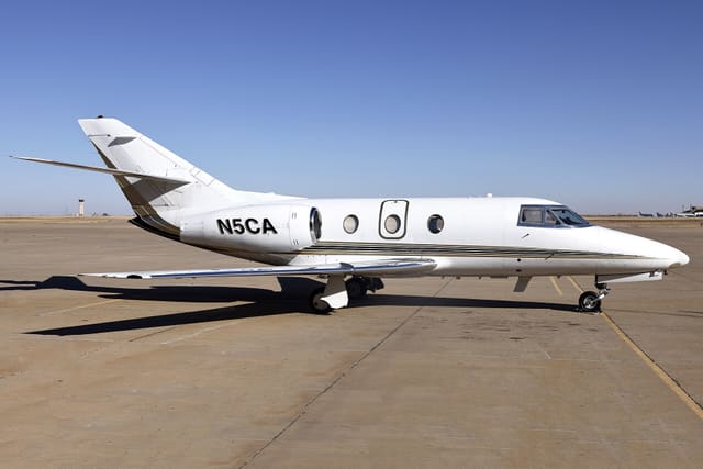 N5CA - Business jet
