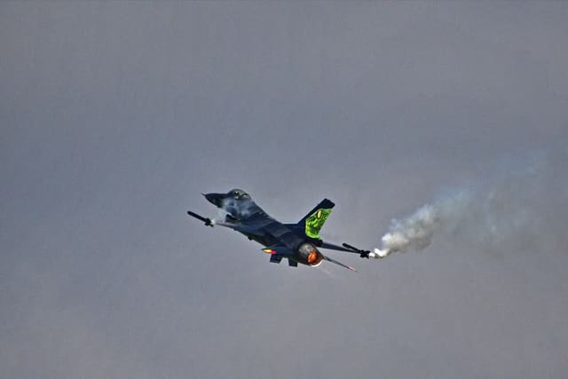 - Single-engine aircraft