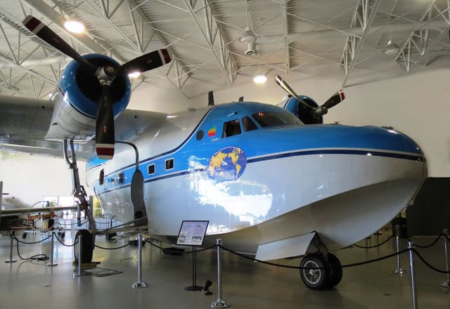 N44RD - Twin-engine aircraft