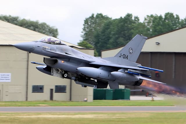 - Single-engine aircraft